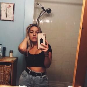 Meet your Posher, Camille